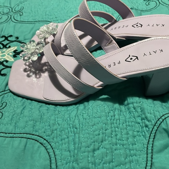 Sandals - Picture 2 of 5